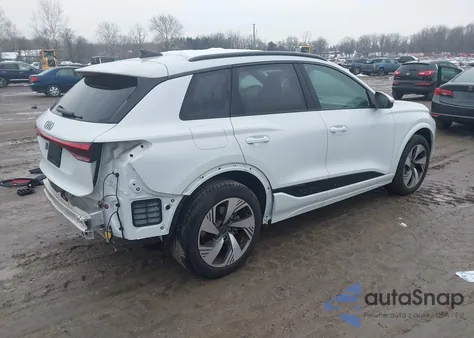 2025 Audi Q6 E-Tron Premium Plus Quattro z USA, uszkodzony, nr VIN WA124BGF8SA015856